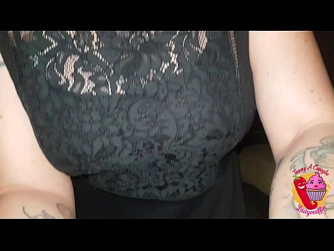 ❤️ A meia-irmã lhe dá um broche e o espanhol Porno vk em nós